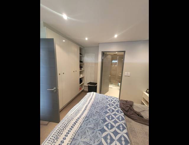 2 BEDROOM APARTMENT RENTED IN CAPE TOWN CITY CENTRE